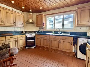 Breakfast Kitchen- click for photo gallery